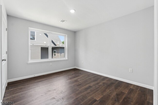 Building Photo - 889 S 17th St