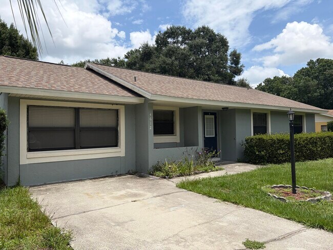 Building Photo - 4612 Boabadilla Ave