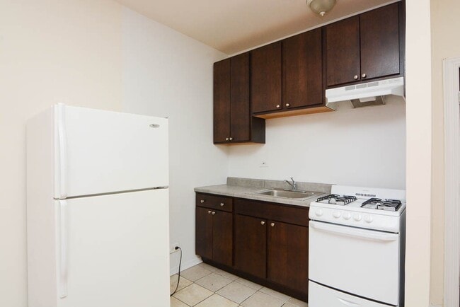 Building Photo - 2737 N Spaulding Ave