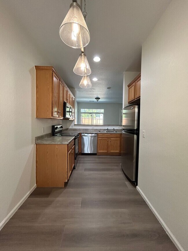 Building Photo - 4409 S Jebel Ln