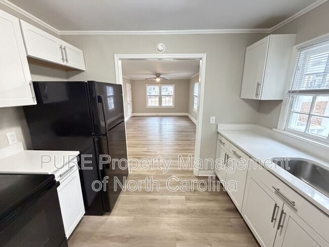 Building Photo - 231 Fairview Dr