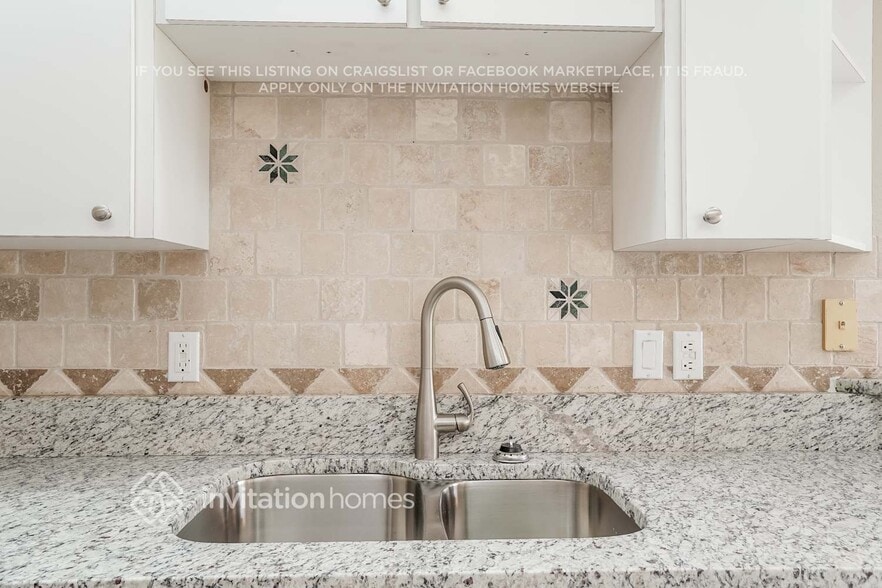 Building Photo - 23156 Hillsdale Ave