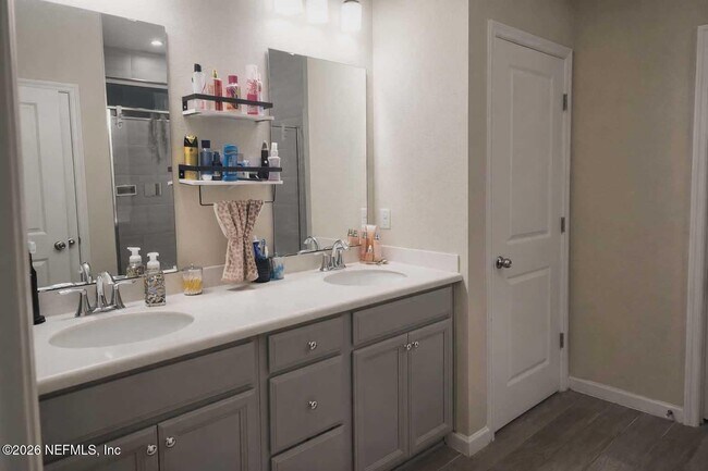 Building Photo - 2155 Sequoia Ct