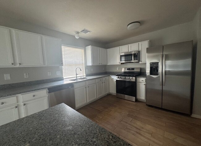 Building Photo - 16415 Great Forest Dr