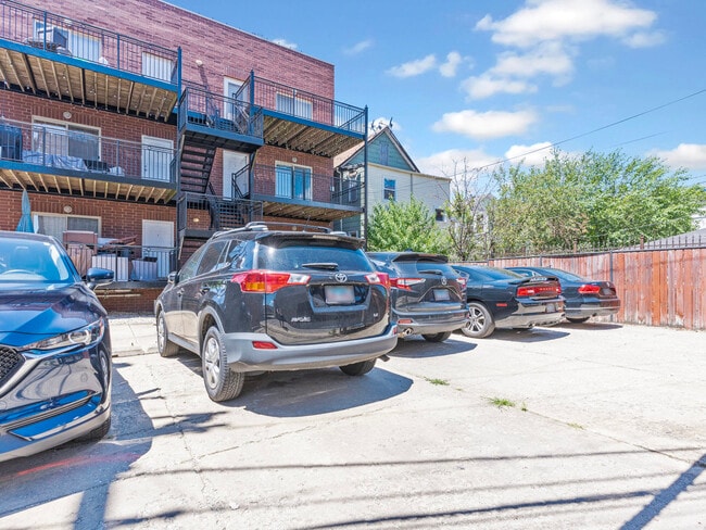 Building Photo - 1617 N Artesian Ave