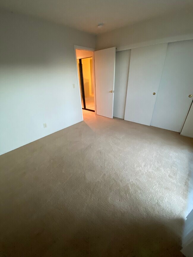 Another view of top floor west facing bedroom - 445 Willow Ave