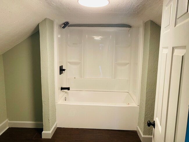 Building Photo - 1556 King Ave Rd