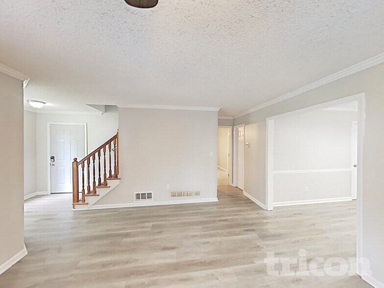 Building Photo - 170 Rachel Blvd