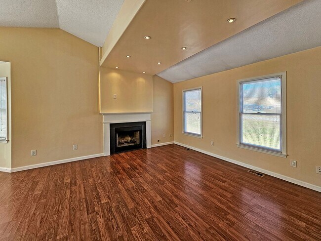 Building Photo - Charming 3 Bed, 2 Bath Home in Douglasvill...