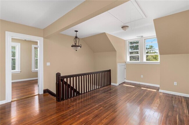 Building Photo - 275 Union Ave