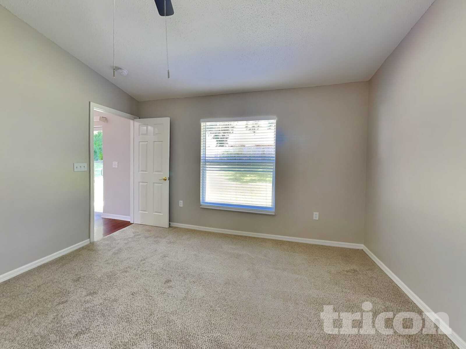 Building Photo - 7833 Manor Dr