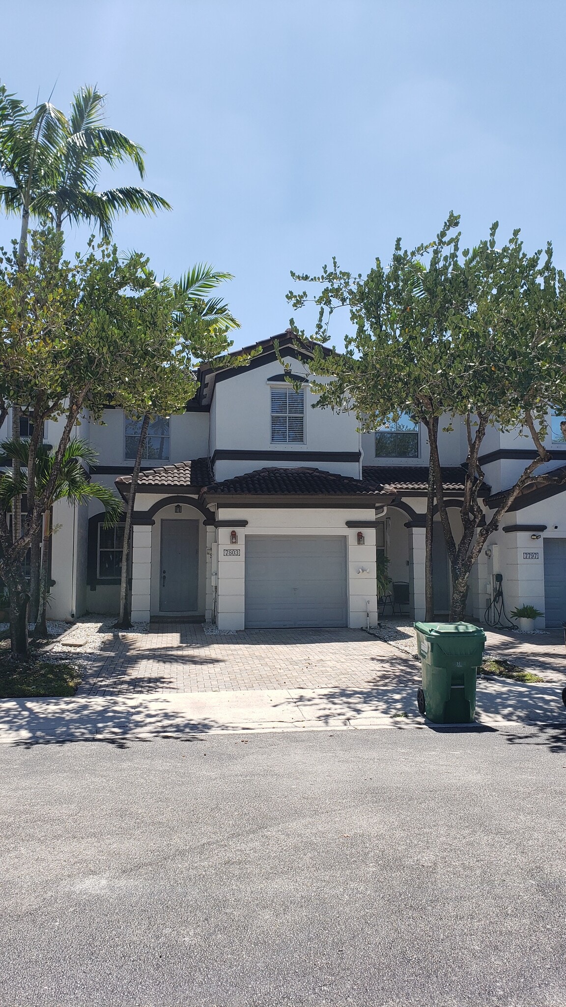 Building Photo - 7803 NW 114th Path