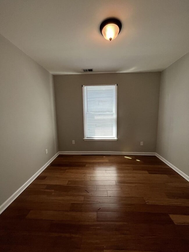 Building Photo - 624 N Upper St