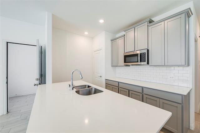 Building Photo - 14605 Little Water Dr