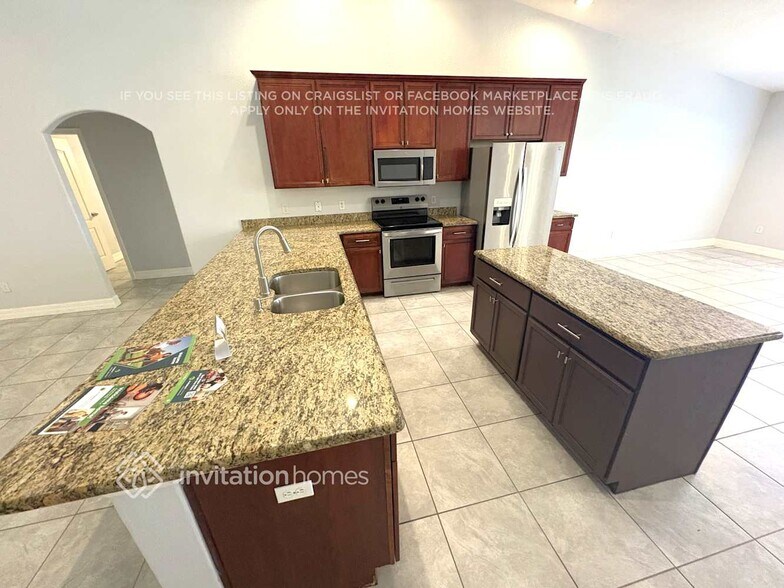 Building Photo - 23283 Mulligan Ave