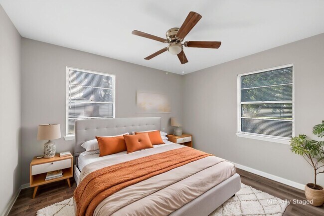 Building Photo - Updated 2 Bedroom in Connally ISD