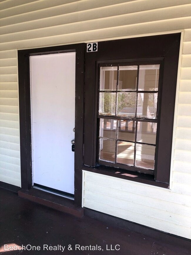 Building Photo - 665 Martin St