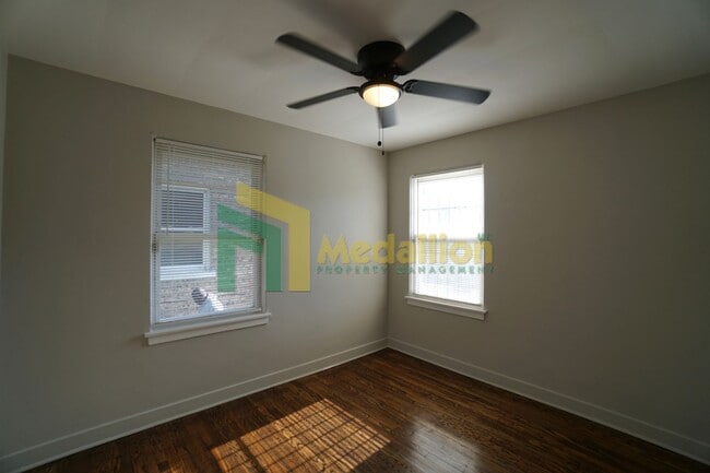 Building Photo - 10123 S Crandon Ave
