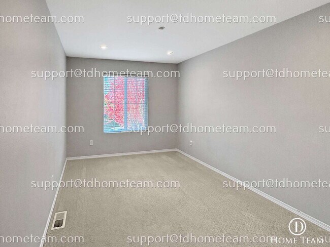 Building Photo - "Spacious 3-Bed Oasis in Kent with Elegant...