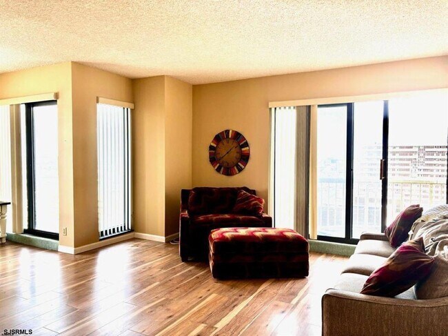 Building Photo - 3101 Boardwalk