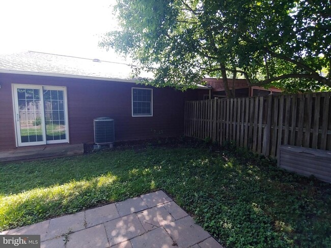 Building Photo - 719 Monmouth Ave