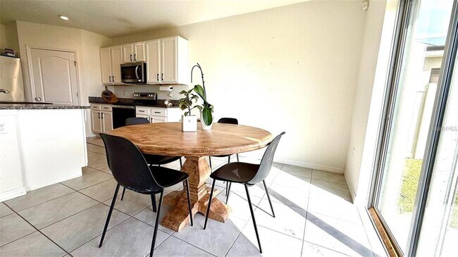 Building Photo - 900 Brooklet Dr