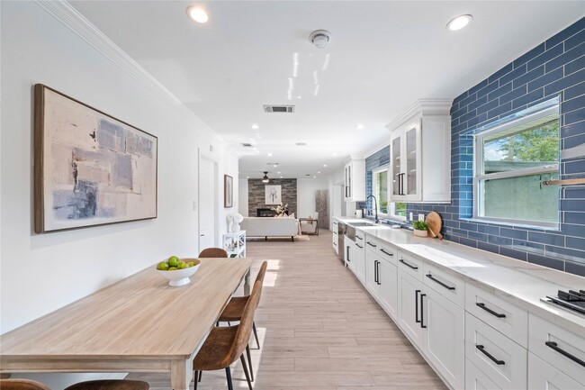 Building Photo - 9022 Quebec Dr