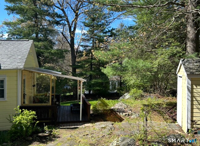 Building Photo - 16 Flak Ln