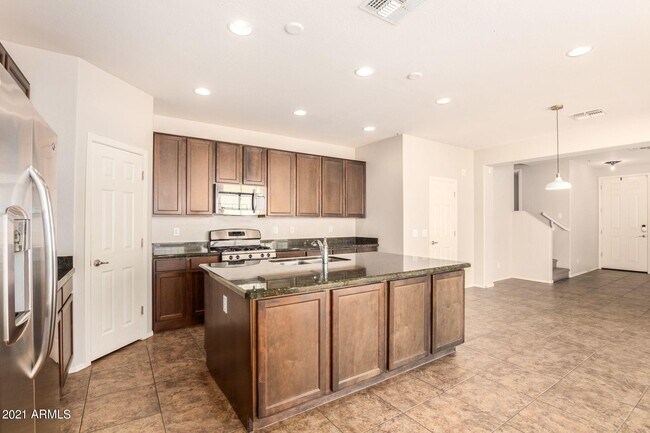 Building Photo - 21051 W Wycliff Dr