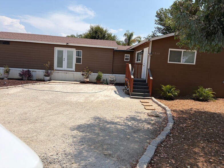 Building Photo - 31260 Saddleback Ln