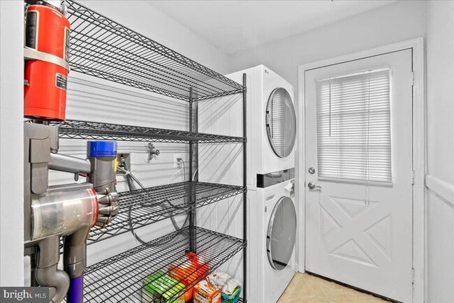 Building Photo - 9303 Macswain Pl