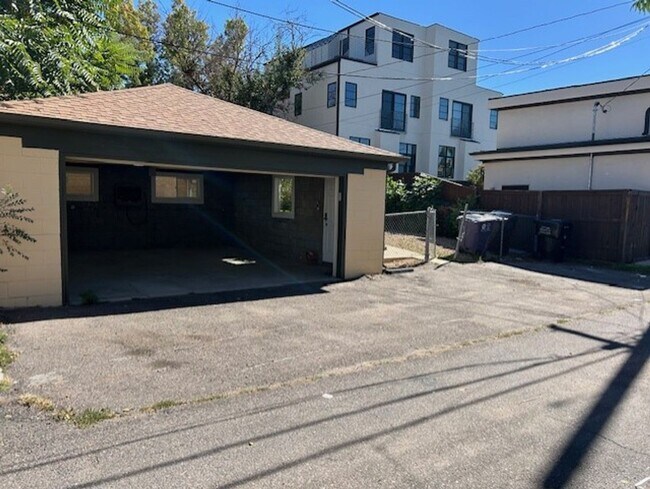 Building Photo - Newly Remodeled Duplex