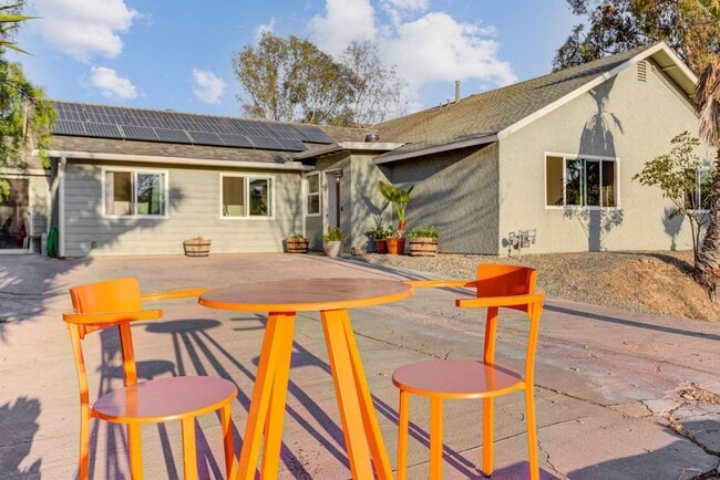 Building Photo - 290 Elvado Way