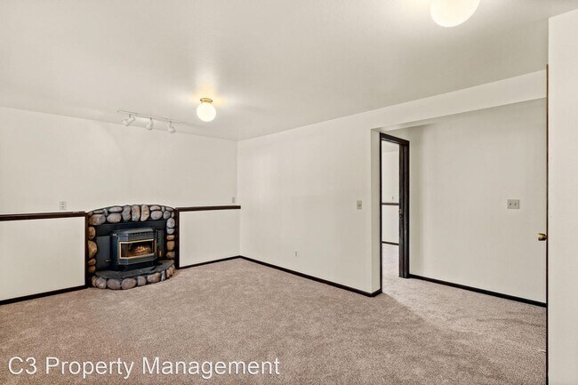 Building Photo - 4 br, 2 bath House - 2800 Sagebrush Drive