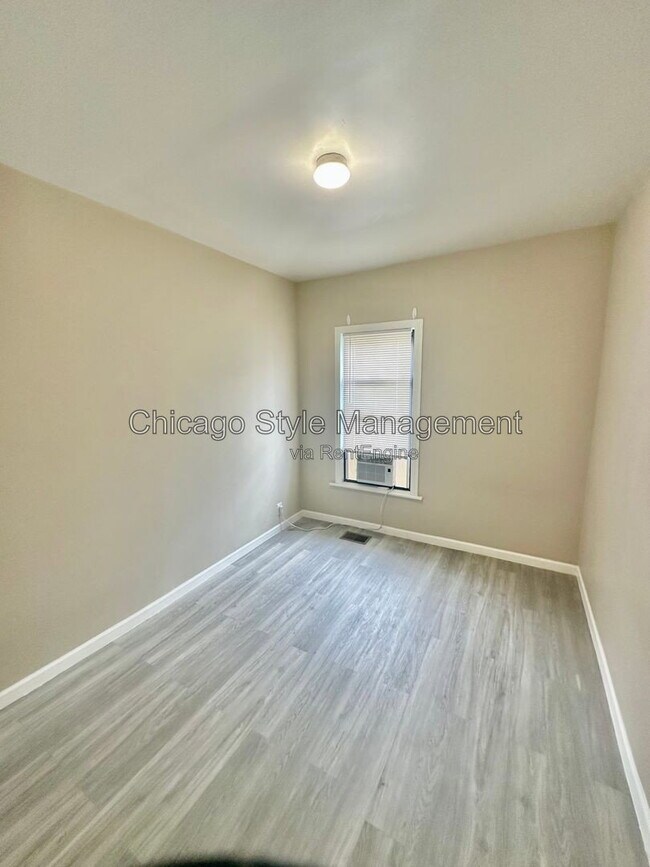 Building Photo - 2835 W 38th Pl
