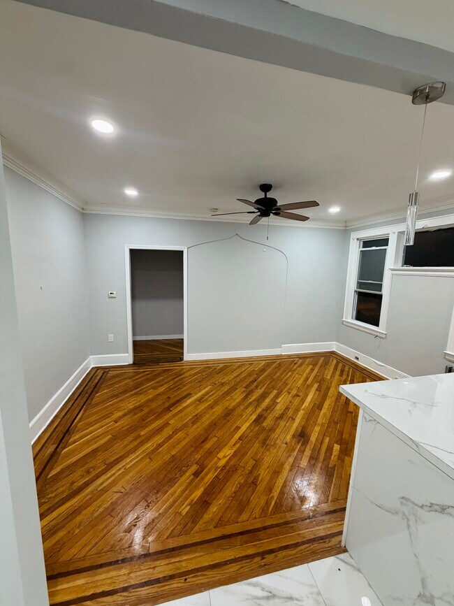 Building Photo - 15 Finlay Pl
