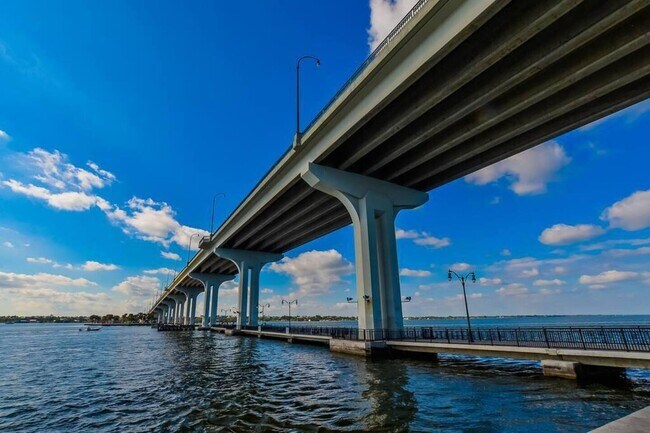 Building Photo - 4031 NE Breakwater Dr