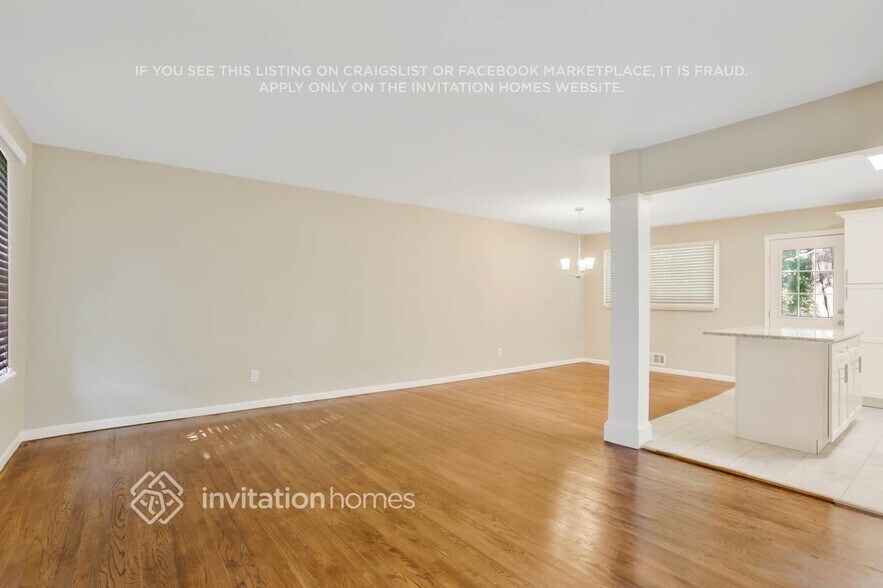 Building Photo - 2132 Rosewood Rd