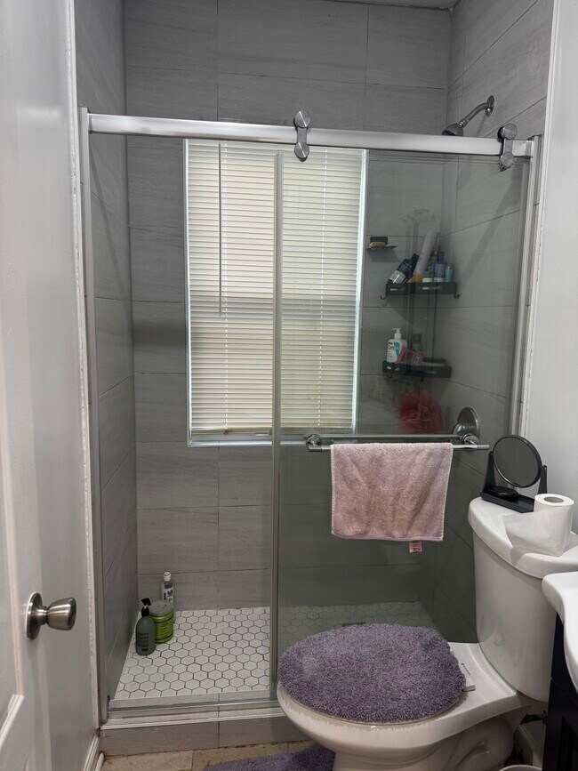 Building Photo - 109-11-111 205th St