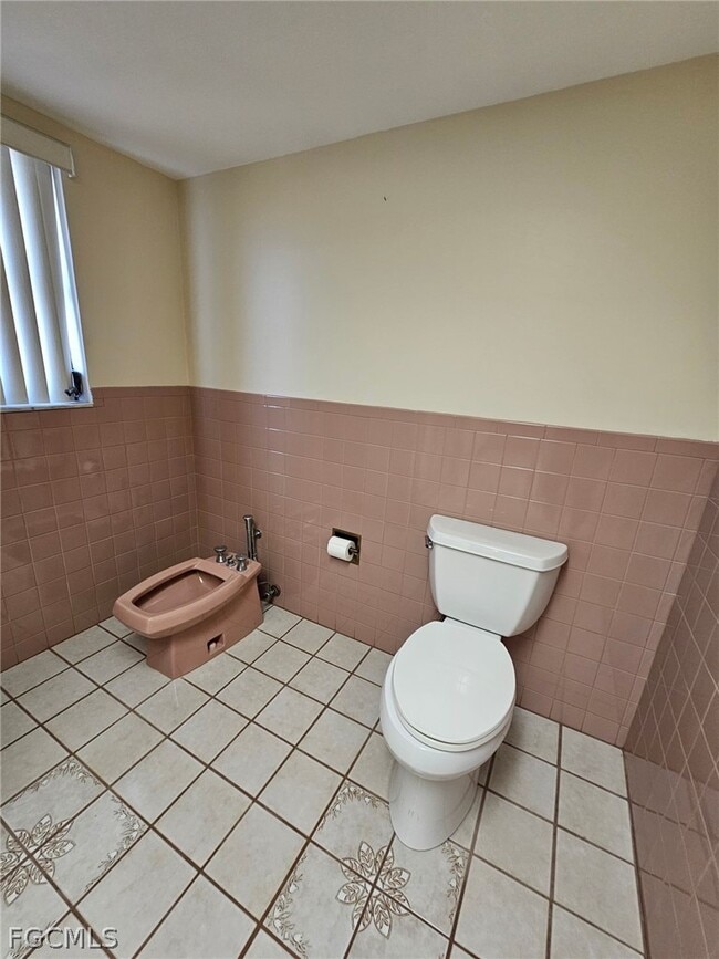 Building Photo - 1221 SE 46th Ln