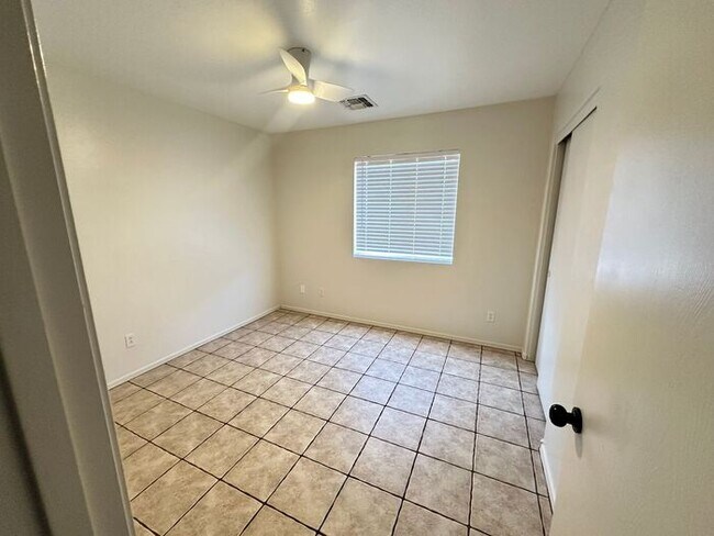 Building Photo - Home is located in Parkwood Ranch