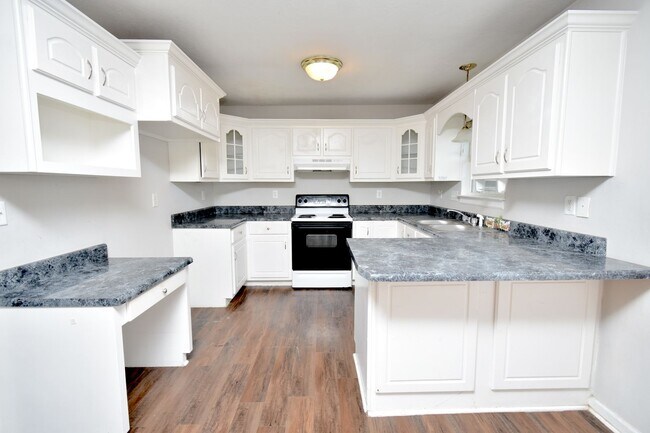 Building Photo - 3544 Mutimer Dr