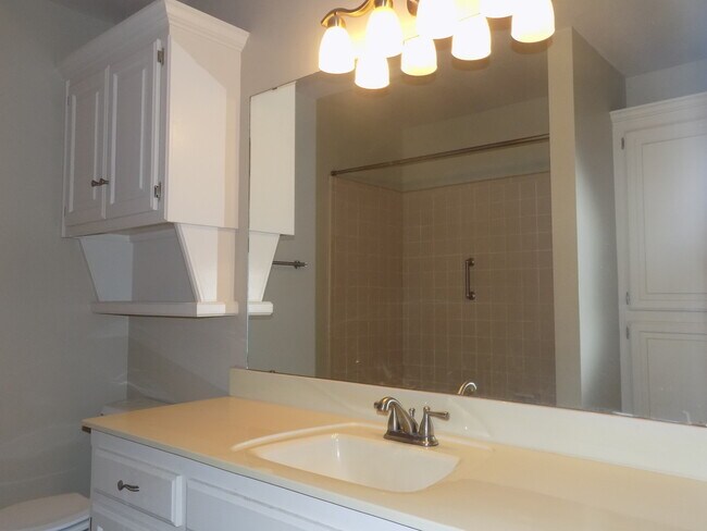 Building Photo - BREATHTAKING 3 Bed/2.5 Bath Home in Yukon!...