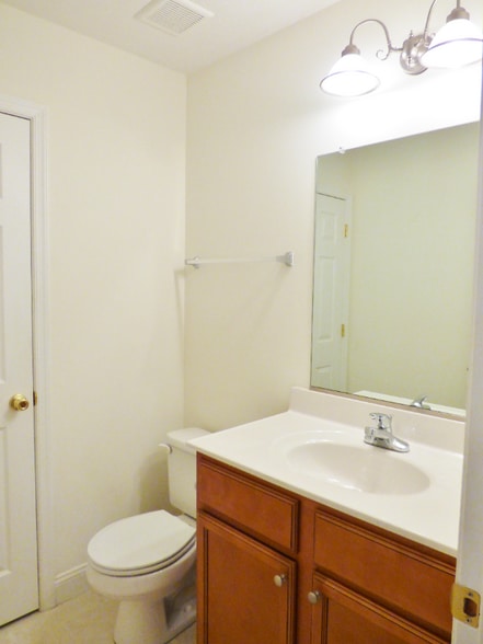 Building Photo - 103 12th St