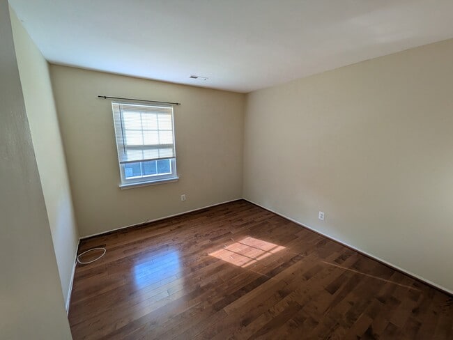 Building Photo - 11507 Sullnick Way