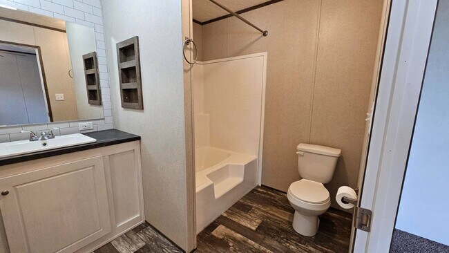 Building Photo - 2201 S Anna St