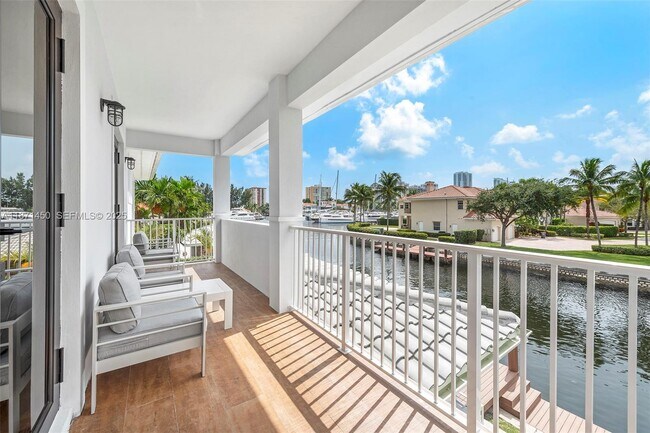 Building Photo - 850 Washington St