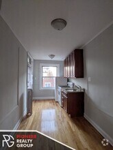 Building Photo - 542 W Surf St