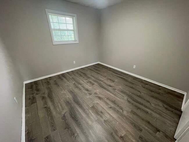 Building Photo - 2924 Leeway Dr