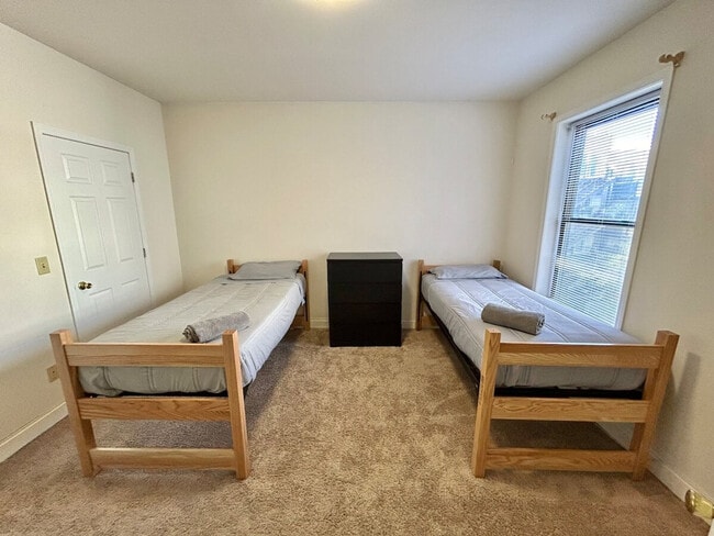 Building Photo - 331 Jefferson St